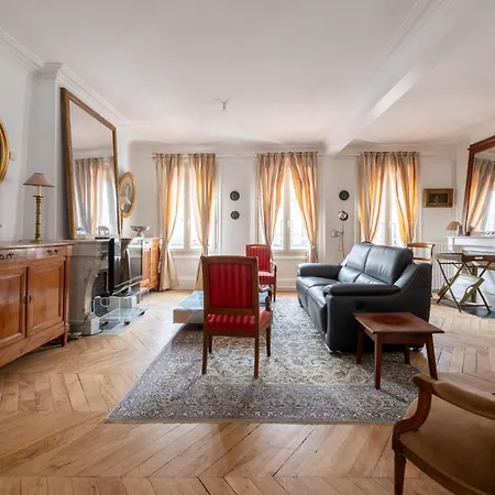 Appartement Le St Ayoul -chic & Centre *
